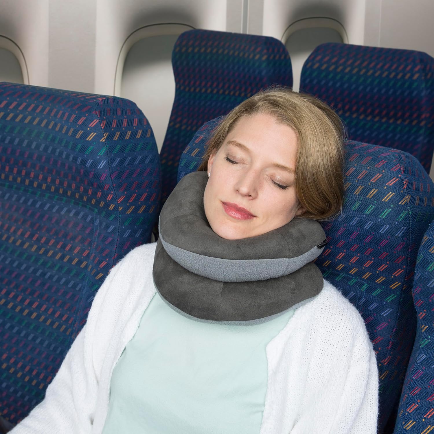 1769328047 Travelon Deluxe Wrap N Rest Pillow.jpg